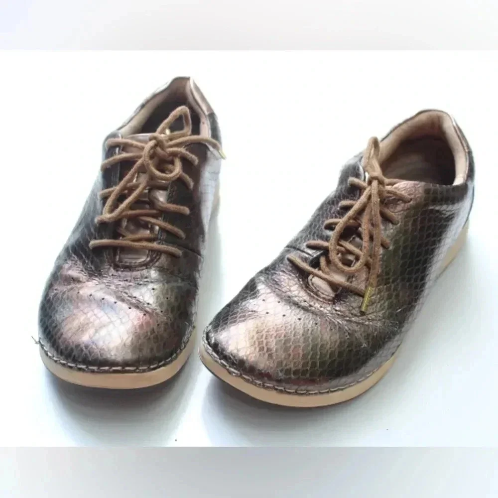 Alegria Sneakers